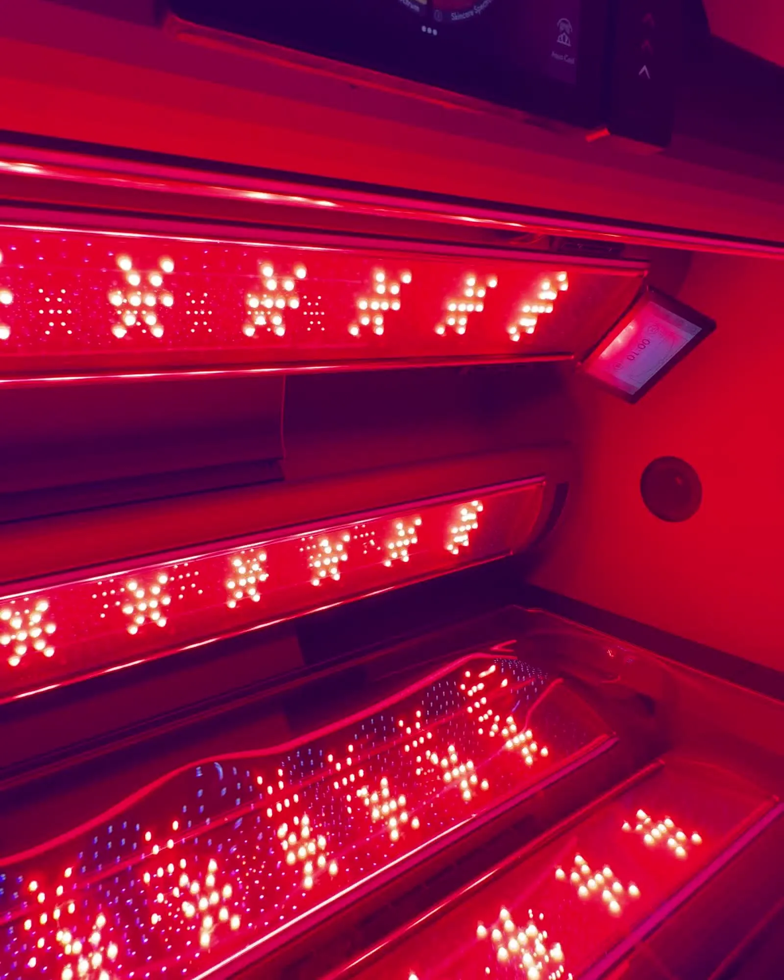 The LED arrays inside the megaSun K11 Air Select at Beautano, with the control screen above